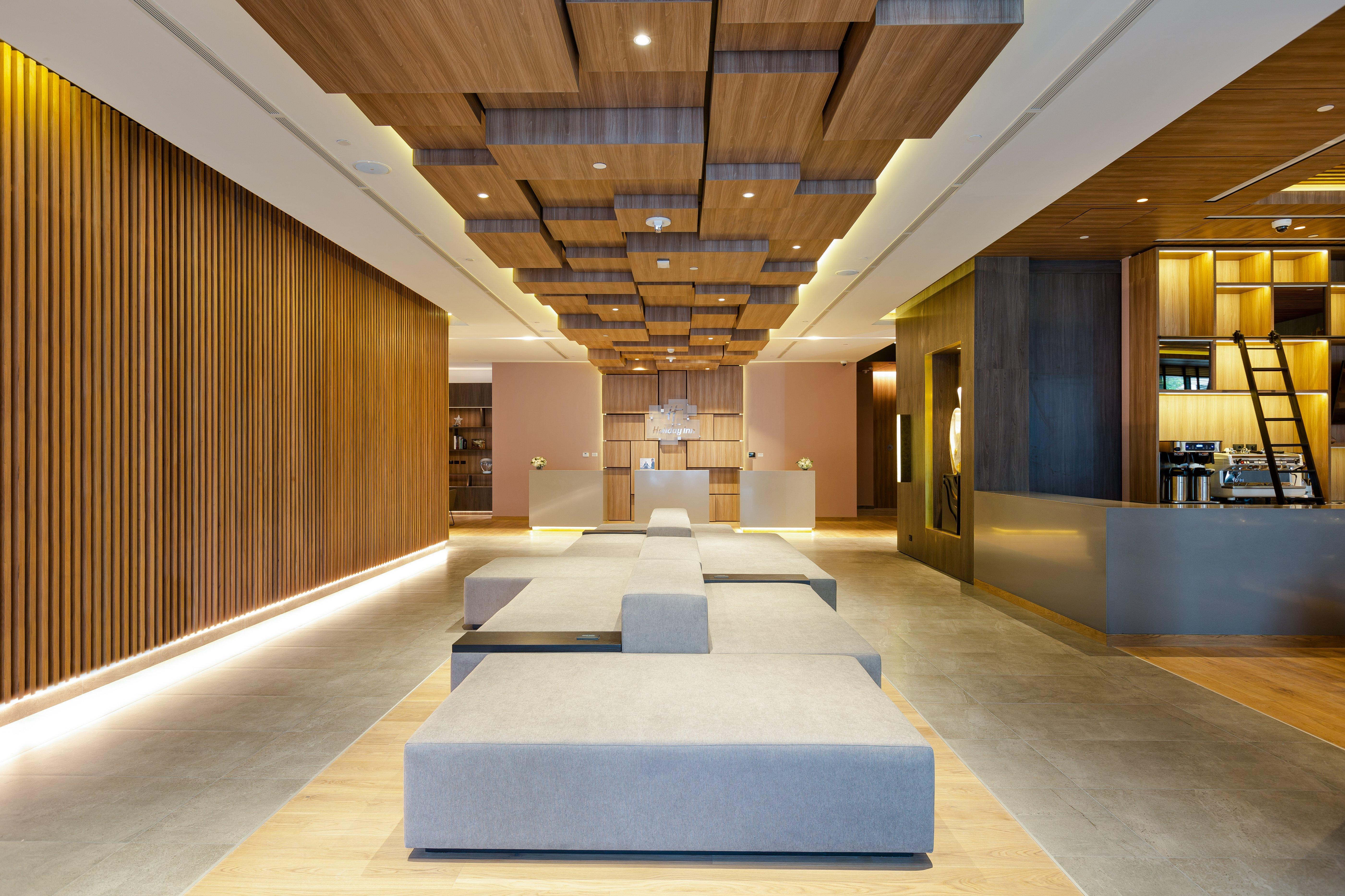 - Miraflores By Ihg Hotel